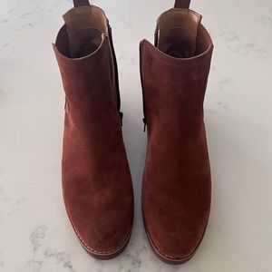 Vionic Women’s Brighton Boots